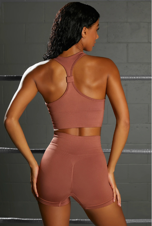 Completo sportivo: Reggiseno sportivo e Leggings corti