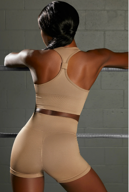 Completo sportivo: Reggiseno sportivo e Leggings corti