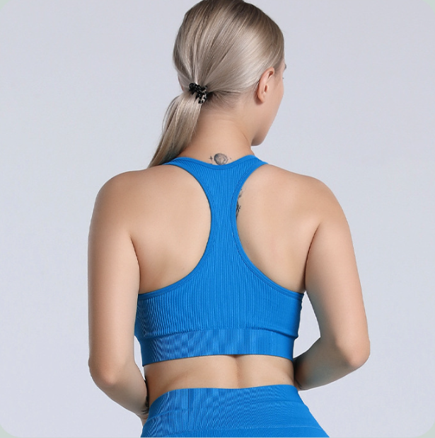 Set completo di reggiseno sportivo con leggings a vita alta