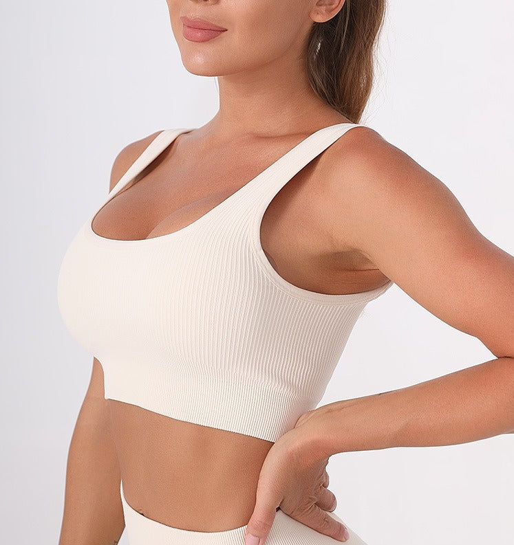 Set sportivo a vita alta completa di leggings corti e reggiseno