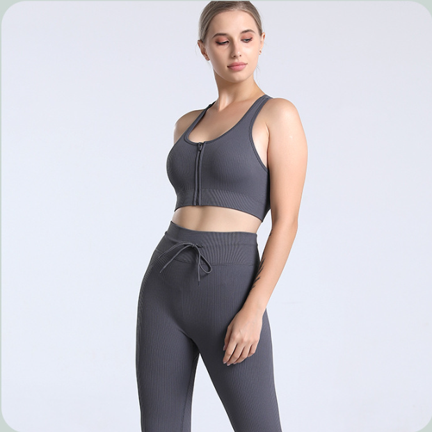 Set completo di reggiseno sportivo con leggings a vita alta